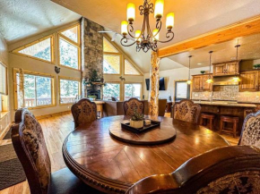 Large Luxury Lodge Sleeps 14, Fire Pit & Views!